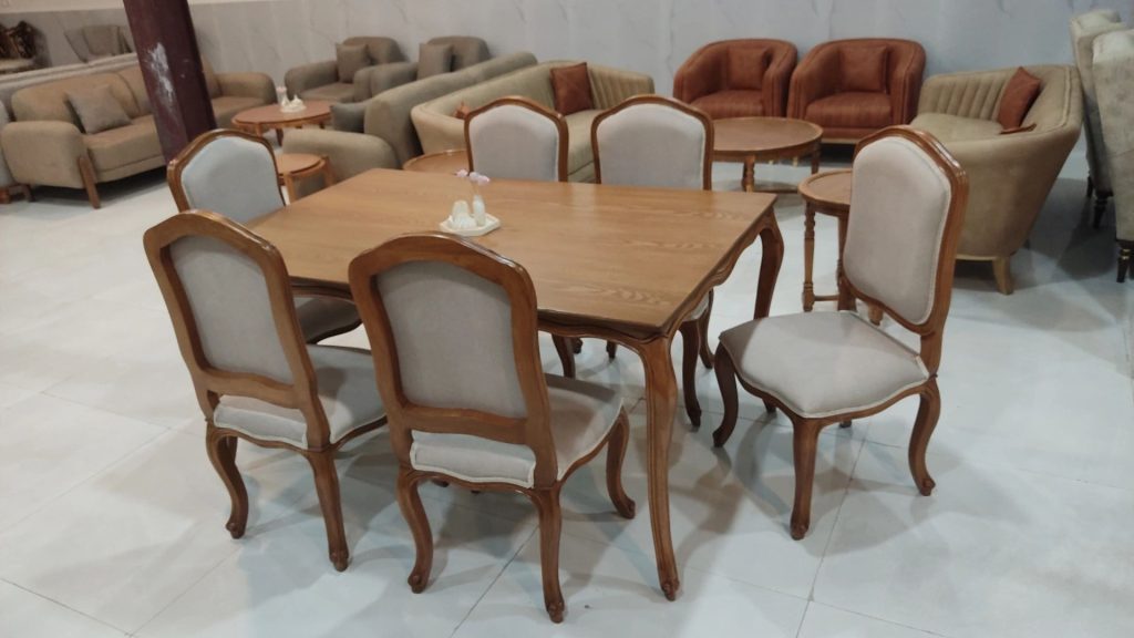 ناهار خوری کلاسیک فرانسوی سیناچوب